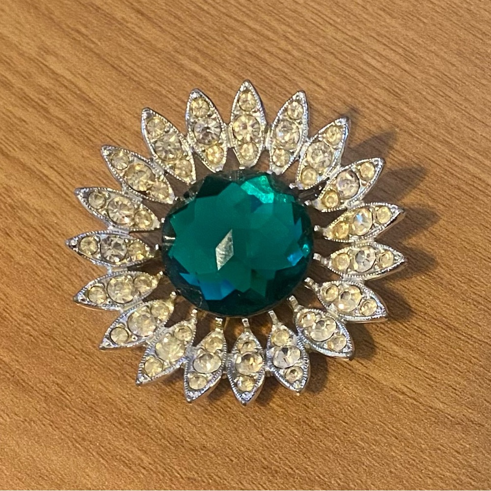 Sarah Coventry Emerald Green Vintage Brooch
